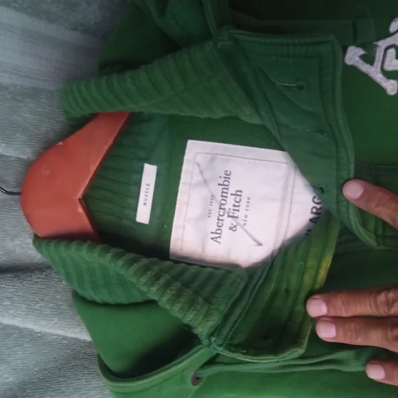 Abercrombie & Fitch Vibrant Green Pullover With Collar. - Picture 5 of 7